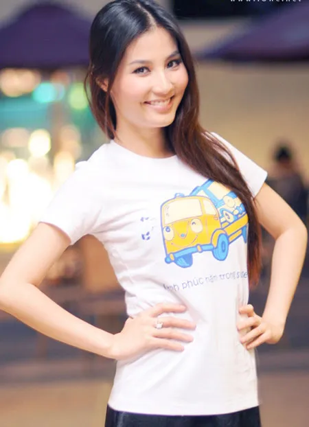 Diễm My 9x và Diễm Trang khỏe khoắn ảnh 3