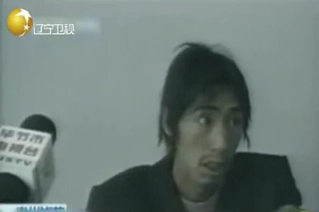 Truy tố cặp vợ chồng tra tấn con bằng bàn ủi nóng ảnh 2