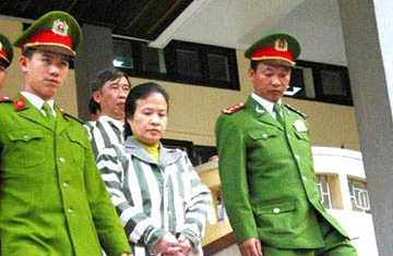 Lã Thị Kim Oanh: Ly hôn trong cơn bĩ cực ảnh 2