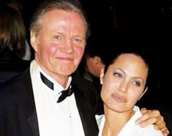 Chuyện chưa kể về Angelina Jolie - Kỳ 1: Đời tư bị công bố ảnh 1