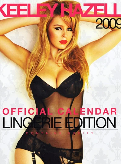 "Siêu mẫu ngực bự" thành thần tượng của binh lính Anh ảnh 2 "Siêu mẫu ngực bự" thành thần tượng của binh lính Anh ảnh 2