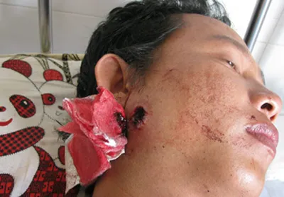 Phó công an xã bắn người bị còng tay tại trụ sở ảnh 1