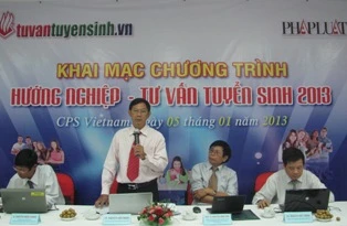 Khai mạc chương trình hướng nghiệp, tư vấn tuyển sinh CĐ - ĐH 2013 ảnh 1