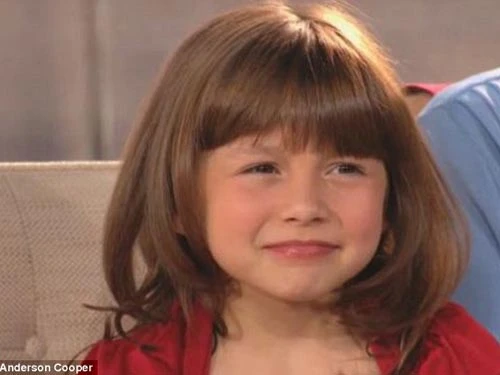 Muốn làm con gái, bé trai dùng kéo cùn cắt “của quý” ảnh 1 Muốn làm con gái, bé trai dùng kéo cùn cắt “của quý” ảnh 1