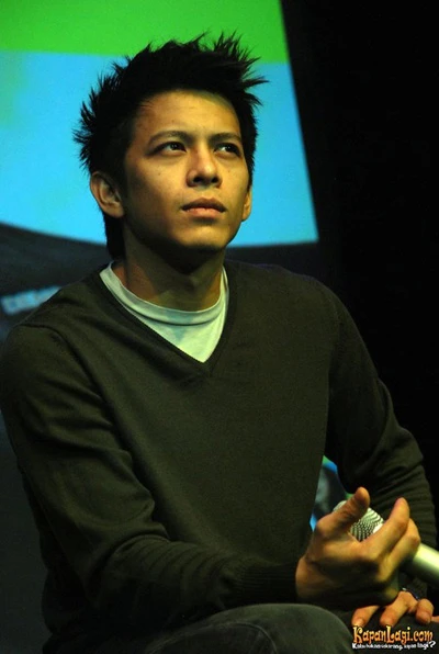 2 ngôi sao lộ băng sex bị kiểm tra thân thể ảnh 3