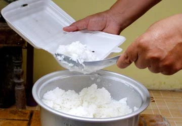 Hộp xốp: Chưa thấy chất gây ung thư nhưng có thể hại gan ảnh 1