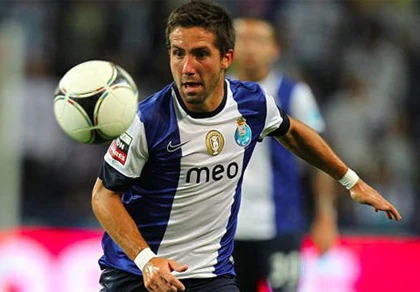 "Bom" đã nổ trên thị trường chuyển nhượng châu Âu ảnh 1