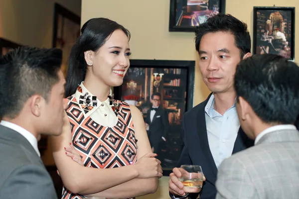 Mai Phương Thúy tíu tít bên bạn trai ảnh 2