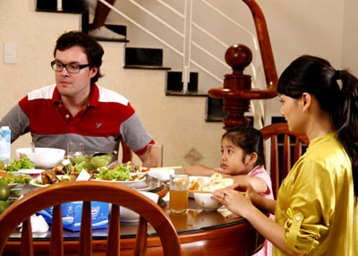 Lan Phương gợi cảm trên phim trường ảnh 6