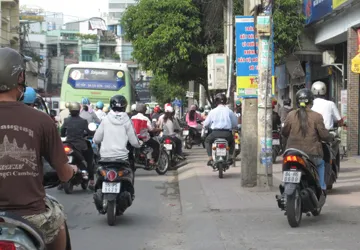 Xe vẫn leo lề ảnh 2 Xe vẫn leo lề ảnh 2