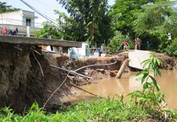 Vĩnh Long: Gần 700 điểm có nguy cơ sạt lở ảnh 1