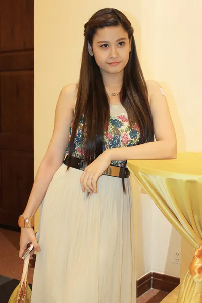 Trương Quỳnh Anh lần đầu đi tiệc sau sinh ảnh 2 Trương Quỳnh Anh lần đầu đi tiệc sau sinh ảnh 2