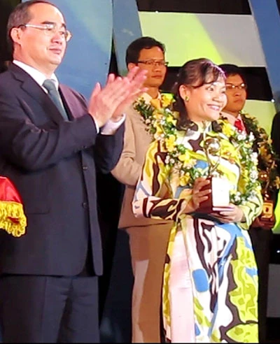 Nữ giảng viên mê nghiên cứu khoa học ảnh 1