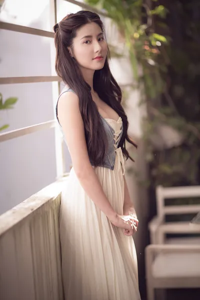 Diễm My 9X đẹp mong manh buổi sớm mai ảnh 3 Diễm My 9X đẹp mong manh buổi sớm mai ảnh 3