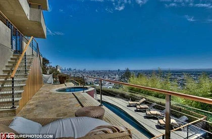 Đột nhập căn biệt thự hơn 100 tỉ VNĐ của Cheryl Cole ảnh 2