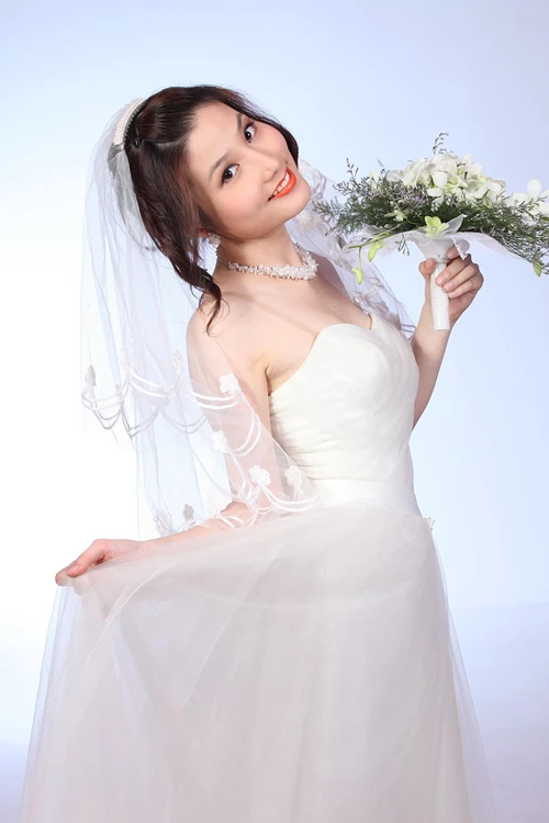 Diễm My 9X e thẹn khi làm cô dâu ảnh 5