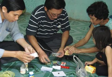 Có hay không bảo mẫu dùng thuốc ngủ để giữ trẻ? ảnh 2