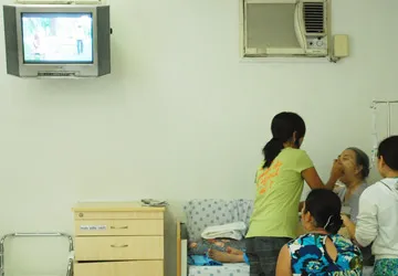 Văn minh bệnh viện - Bài 1: Truyền hình hành người bệnh ảnh 2 Văn minh bệnh viện - Bài 1: Truyền hình hành người bệnh ảnh 2