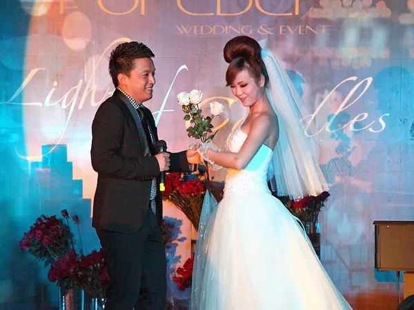 Lam Trường rạng rỡ bên "cô dâu" mới ảnh 5 Lam Trường rạng rỡ bên "cô dâu" mới ảnh 5