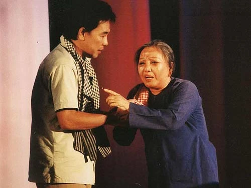 Nghệ sĩ Hồng Nga chưa được NSƯT (!) ảnh 1