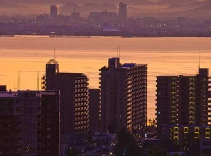 Kinh hoàng chuyện cậu bé bị ép tập tự tử mỗi ngày ảnh 1