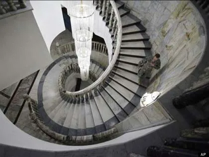 Ngắm những cung điện "khủng" của Saddam Hussein ảnh 2 Ngắm những cung điện "khủng" của Saddam Hussein ảnh 2