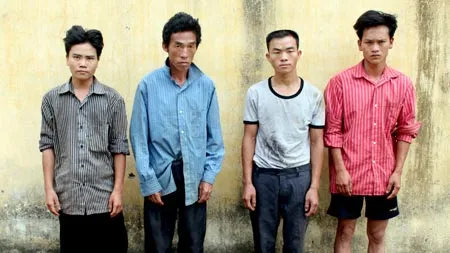 Yên Bái: Giấu 2 bánh heroin trong thớt gỗ khoét rỗng ảnh 1 Yên Bái: Giấu 2 bánh heroin trong thớt gỗ khoét rỗng ảnh 1