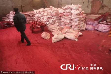 Trung Quốc: Bất ngờ xuất hiện “dòng sông máu” ảnh 5 Trung Quốc: Bất ngờ xuất hiện “dòng sông máu” ảnh 5