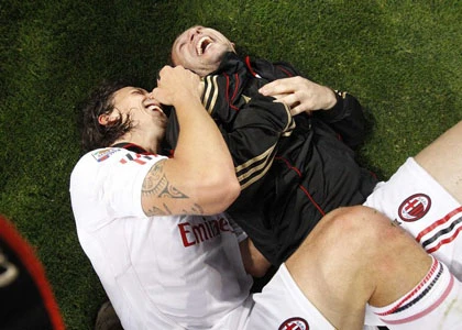 Chùm ảnh AC Milan ăn mừng chức vô địch Serie A ảnh 9