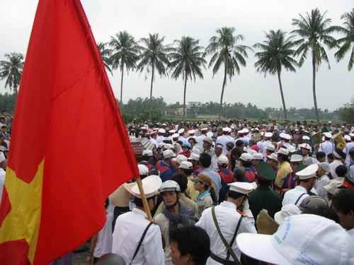 Tiễn đưa mẹ Thứ về với đất trời ảnh 16