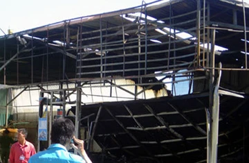 Cháy lớn trong khuôn viên siêu thị Big C Thăng Long ảnh 6