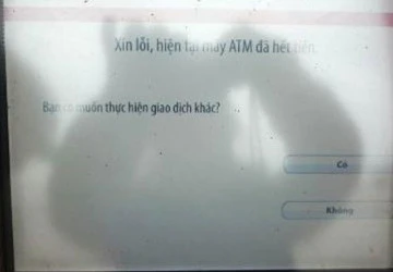 ATM dịp Tết: Vừa rút tiền vừa run ảnh 1