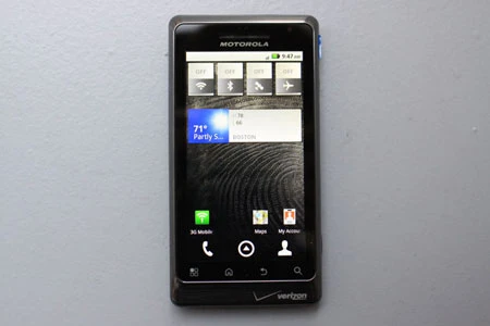 Đập hộp điện thoại Motorola Droid 2 mới “ra lò” ảnh 1 Đập hộp điện thoại Motorola Droid 2 mới “ra lò” ảnh 1