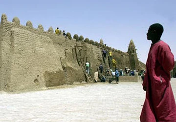 16 người hành hương chết vì bị giẫm đạp ảnh 1