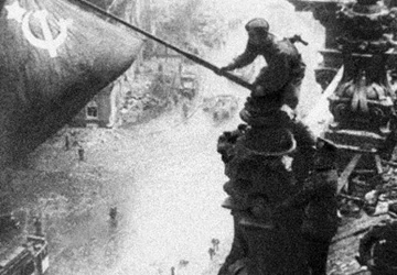 Người cắm cờ trên Tòa nhà Quốc hội Đức phát-xit qua đời ảnh 1