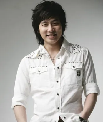 Andy Lee - nam ca sĩ của nhóm Shinhwa - là người đàn ông có nụ cười đẹp nhất. Ảnh: Goodenter.