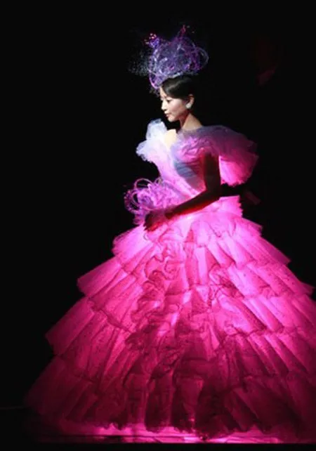 12 kiểu váy cưới độc và lạ ảnh 10