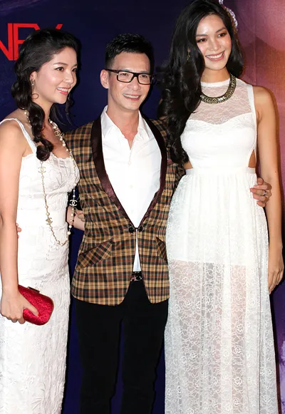 Thùy Dung lộ ngấn mỡ khi mặc váy hở eo ảnh 1 Thùy Dung lộ ngấn mỡ khi mặc váy hở eo ảnh 1