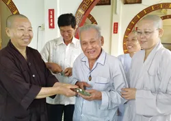 Cụ già trúng số 7,6 tỉ đồng: Tiền trúng số được sử dụng ra sao? ảnh 1 Cụ già trúng số 7,6 tỉ đồng: Tiền trúng số được sử dụng ra sao? ảnh 1