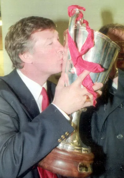 Chùm ảnh Sir Alex & M.U: Nhân duyên ngày ấy & bây giờ ảnh 2 Chùm ảnh Sir Alex & M.U: Nhân duyên ngày ấy & bây giờ ảnh 2