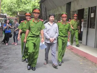 Kẻ cuồng sát 7 người bằng búa lãnh 17 năm tù ảnh 1 Kẻ cuồng sát 7 người bằng búa lãnh 17 năm tù ảnh 1