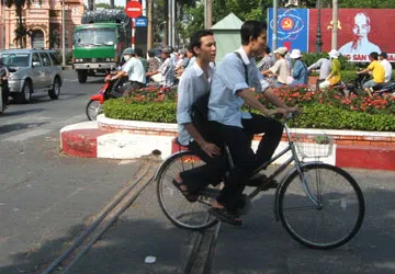 Dấu xưa xe lửa Sài Gòn - Bài 2: Vẫn còn tên cũ, cầu xưa ảnh 2