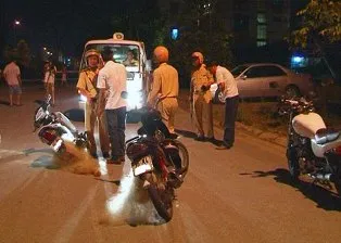 Bắn bùi nhùi bắt xe lạng lách ảnh 1 Bắn bùi nhùi bắt xe lạng lách ảnh 1