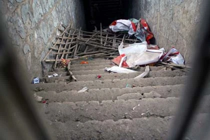 Hầm bộ hành ở thủ đô bị bỏ hoang, xâm lấn ảnh 7