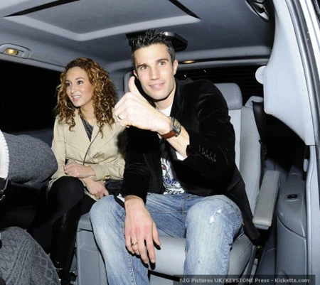 Đòi sang M.U, Van Persie bất tuân lệnh vợ ảnh 3