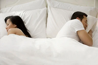 Ly dị, vẫn chung... giường ảnh 1