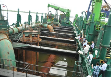 Tàu “khủng” chuẩn bị hút bùn luồng Soài Rạp ảnh 1