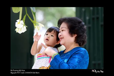 Triển lãm ảnh "Bóng mẹ" gây quỹ từ thiện ảnh 2