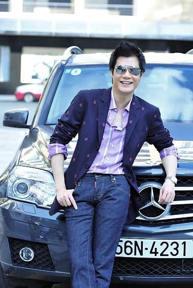 Hồng Nhung mừng Quang Dũng tậu xe mới ảnh 1