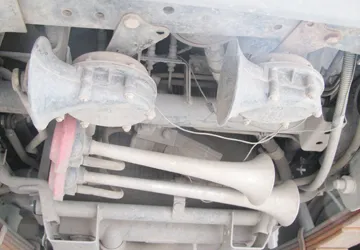 Ra quân xử phạt xe sử dụng còi hơi ảnh 1 Ra quân xử phạt xe sử dụng còi hơi ảnh 1